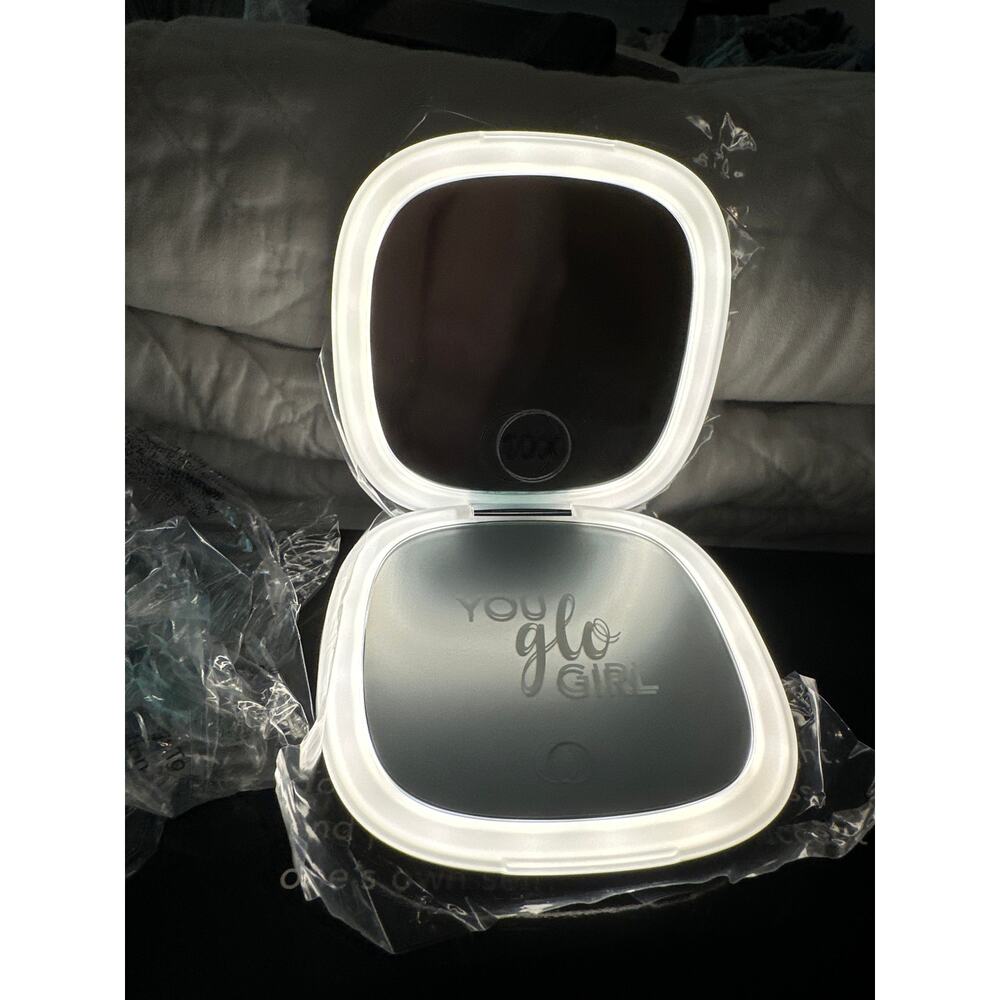 Glo Tech LED Compact Mirror, White - Picture 8 of 8